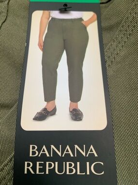 Banana Republic Olive Green Women's Tapered Ankle Pants BNWT